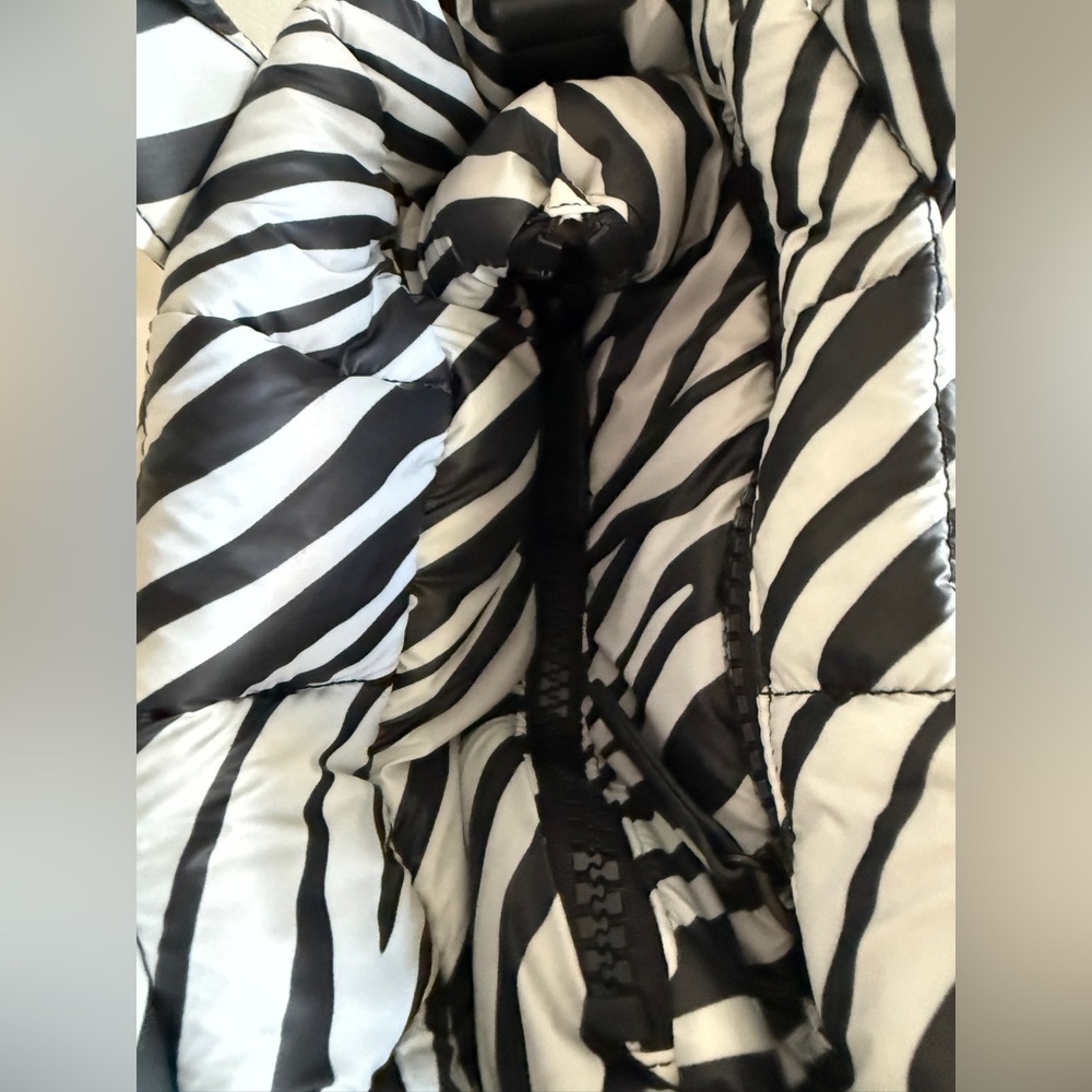 VEE COLLECTIVE Women's Black Porter Tote Mini Bag Handbag Crossbody, Zebra Print - Picture 8 of 12